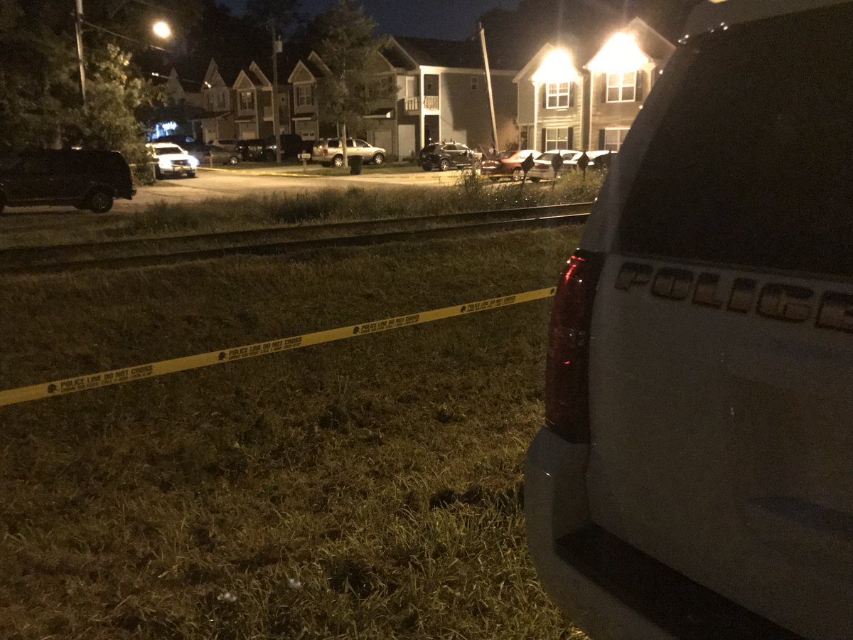 Virginia Beach woman calls police saying her boyfriend was shot, after being robbed 