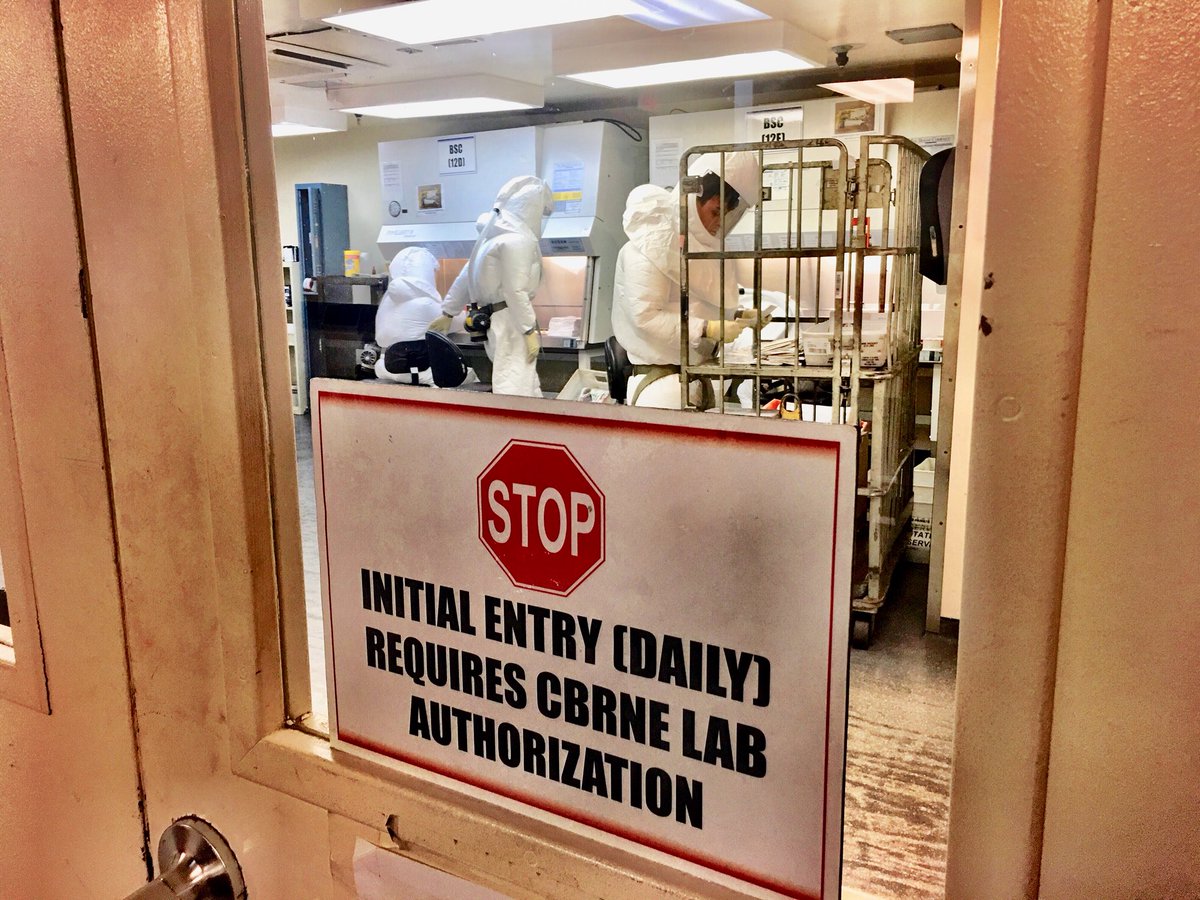 Pentagon reporters just got a look at the facility that caught the suspected ricin letters addressed to SecDef and @CNORichardson - they screen about 500,000 pieces of mail a year   
