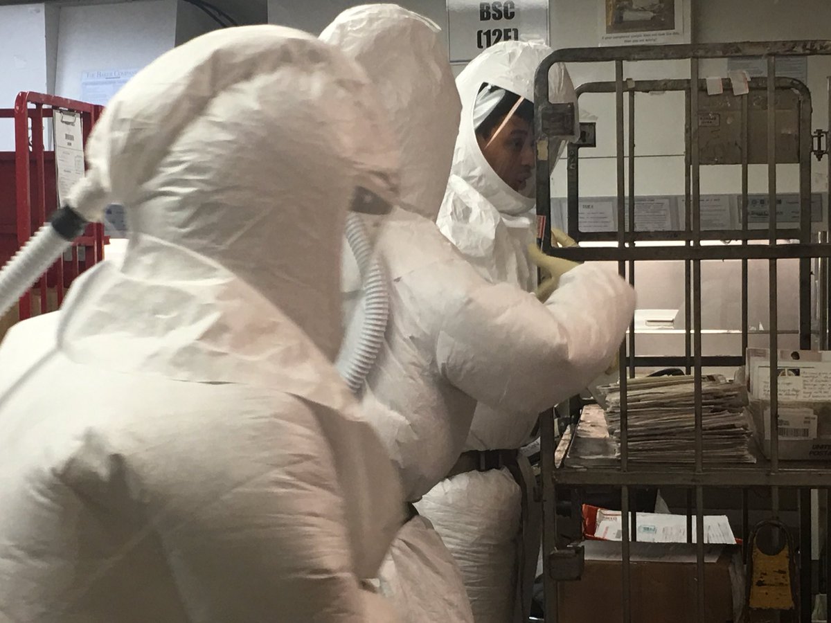 Pentagon reporters just got a look at the facility that caught the suspected ricin letters addressed to SecDef and @CNORichardson - they screen about 500,000 pieces of mail a year   