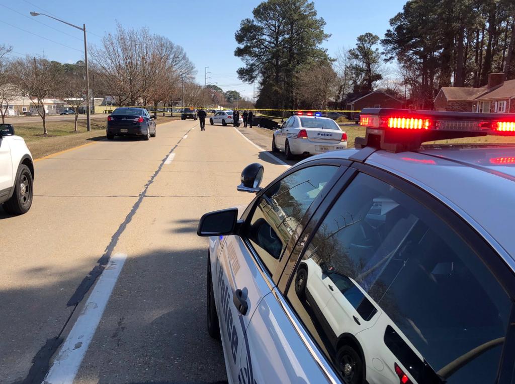 Hampton Police investigating after man found dead in ditch    