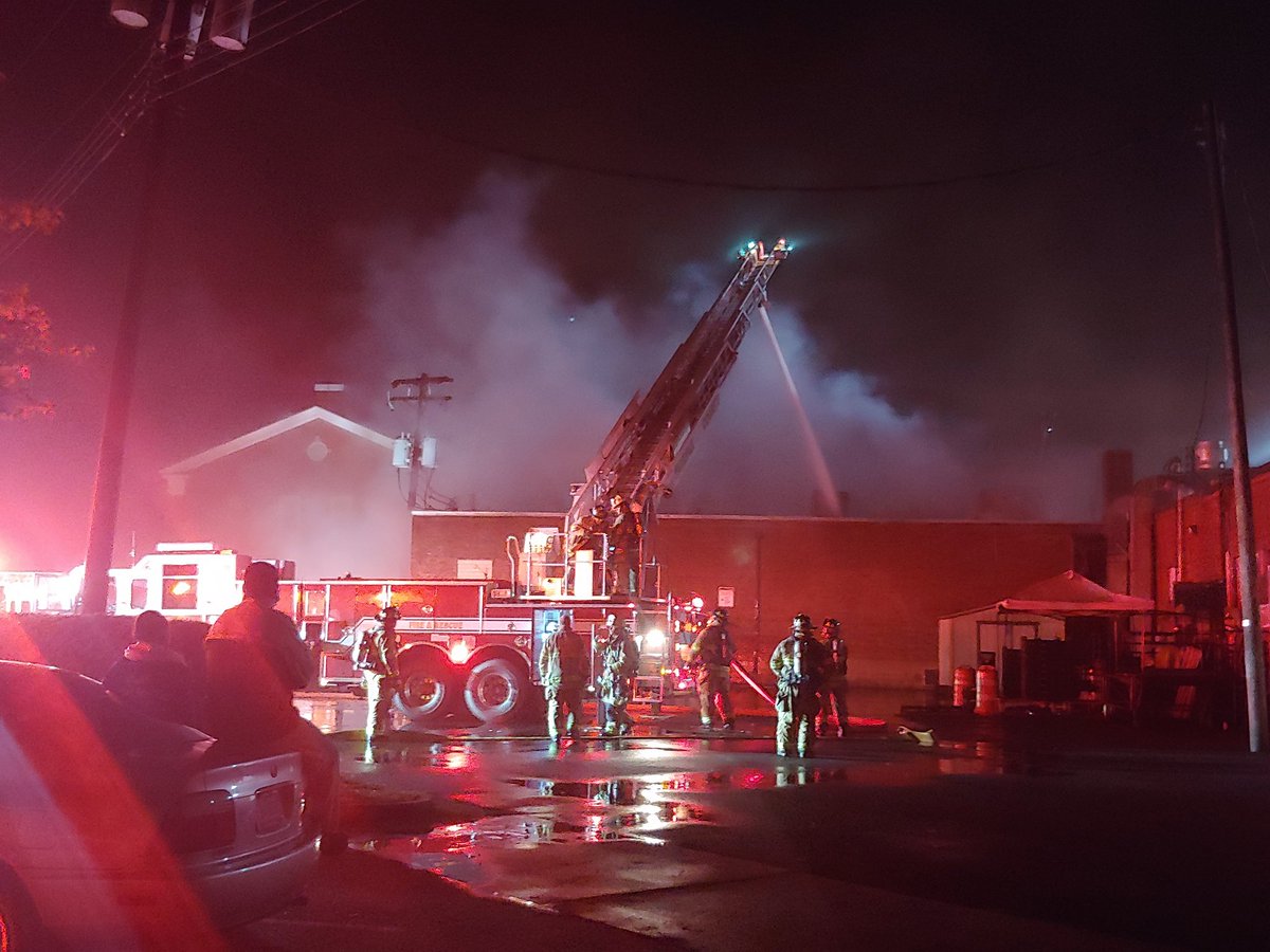 Multiple fire companies battling 4 alarm fire in the 1500 block of Bell View Blvd at strip mall/shopping center. No word on if there are any injuries