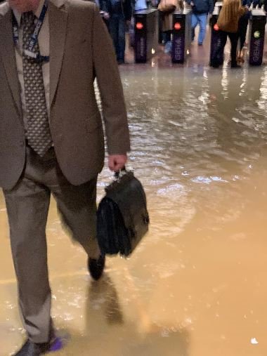 Blue/Yellow Line trains are temporarily bypassing Pentagon due to flooding. Bus service requested