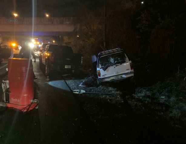 6 road workers struck by dui driver on WB I-66 at Quincy St. in Arlington. Two occupants of striking SUV apprehended after running from scene by @ArlingtonVaPD. 8 transported with  injuries ranging from serious to minor. All expected to recover. 