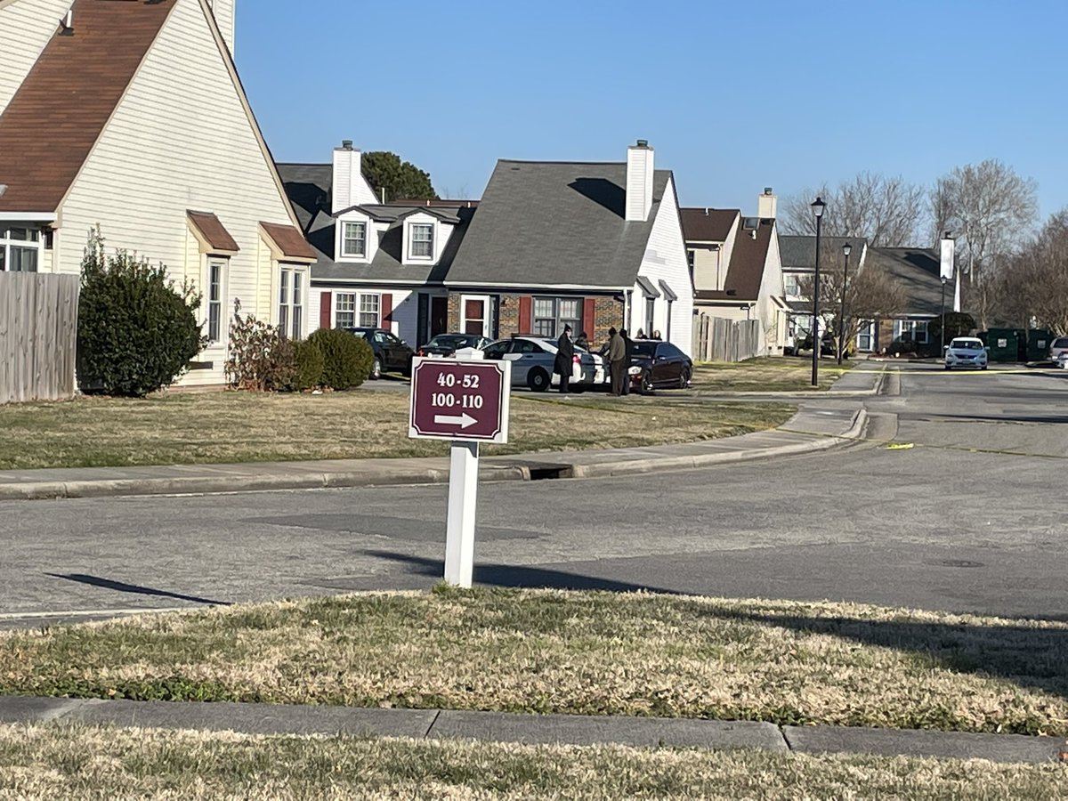 @HamptonVAPolice say a man died in an early morning shooting.   This happened at Selden Village on Parkway Drive.  They say a man was shot in a parking lot.  Police don't have any suspect information right now