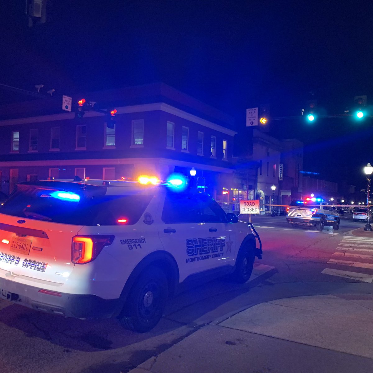 Police are responding to reports of a possible shooter near Virginia Tech.  Shots were reported about 12a in the area of West Roanoke St/Draper Rd.  reports there could be multiple areas around campus possibly on campus impacted.