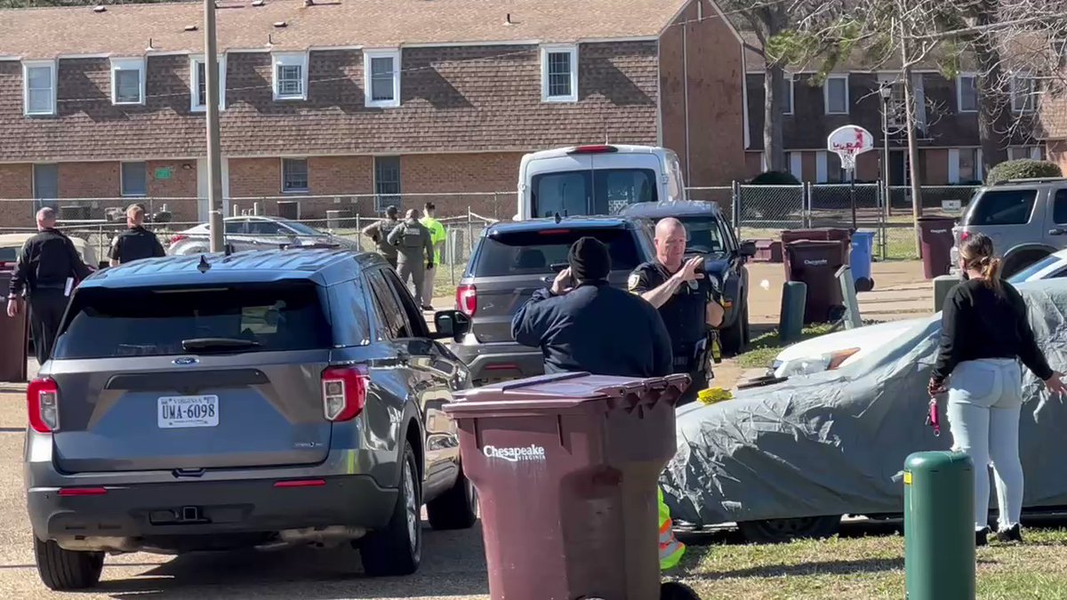 .@ChesapeakePD has taken a man into custody across the street from Western Branch High School 