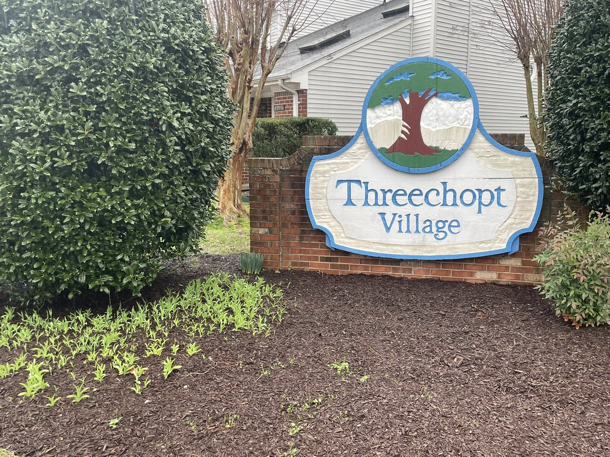 @HamptonVAPolice say a man has died early this morning in a shooting at Threechopt Village.  Police say someone shot a 24-year-old inside a home.  Officers are currently on scene investigating