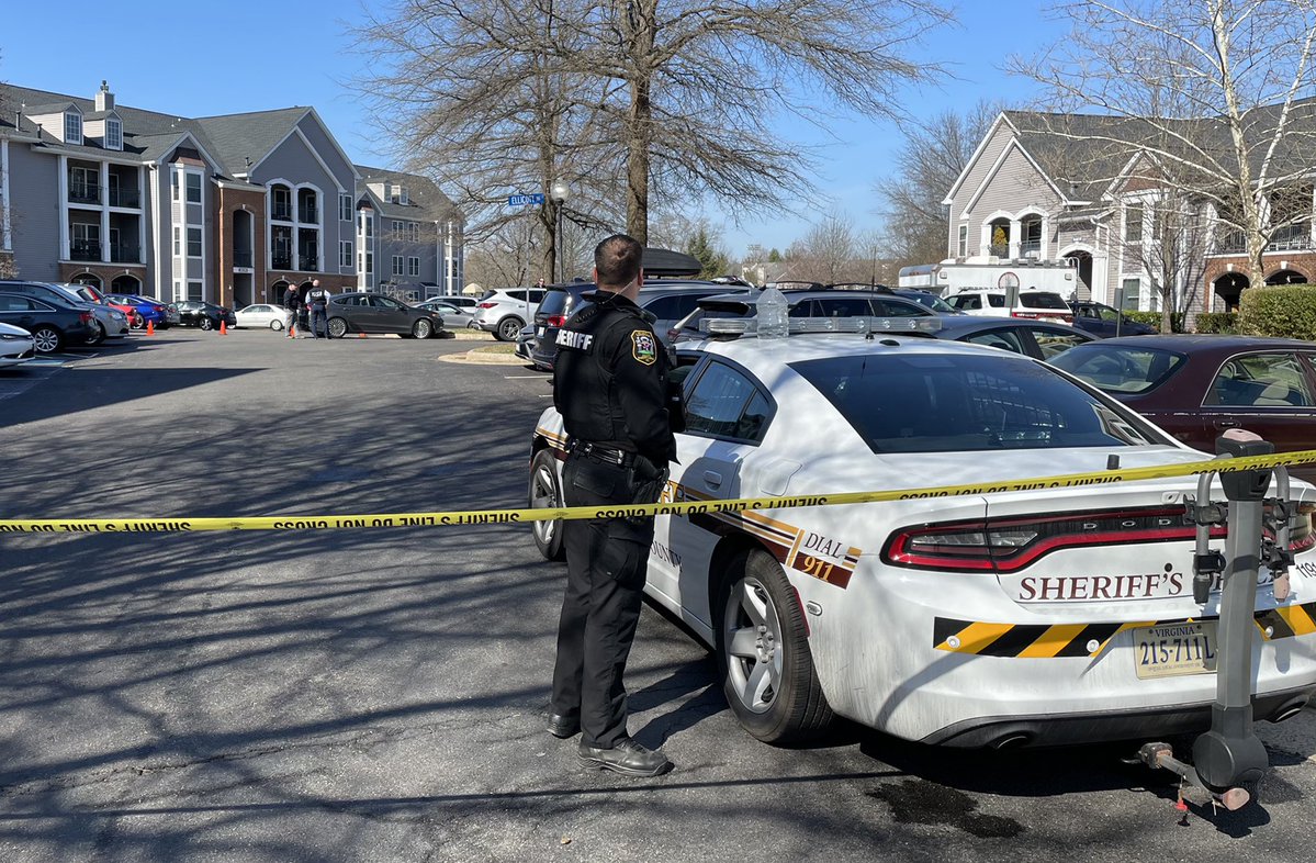 The scene of a deputies-involved fatal shooting in Loudoun County. @LoudounSheriff says the woman shot came at their deputies with a knife. She had allegedly stabbed a longtime friend with that knife in the other woman's apartment - with children inside at the time. 