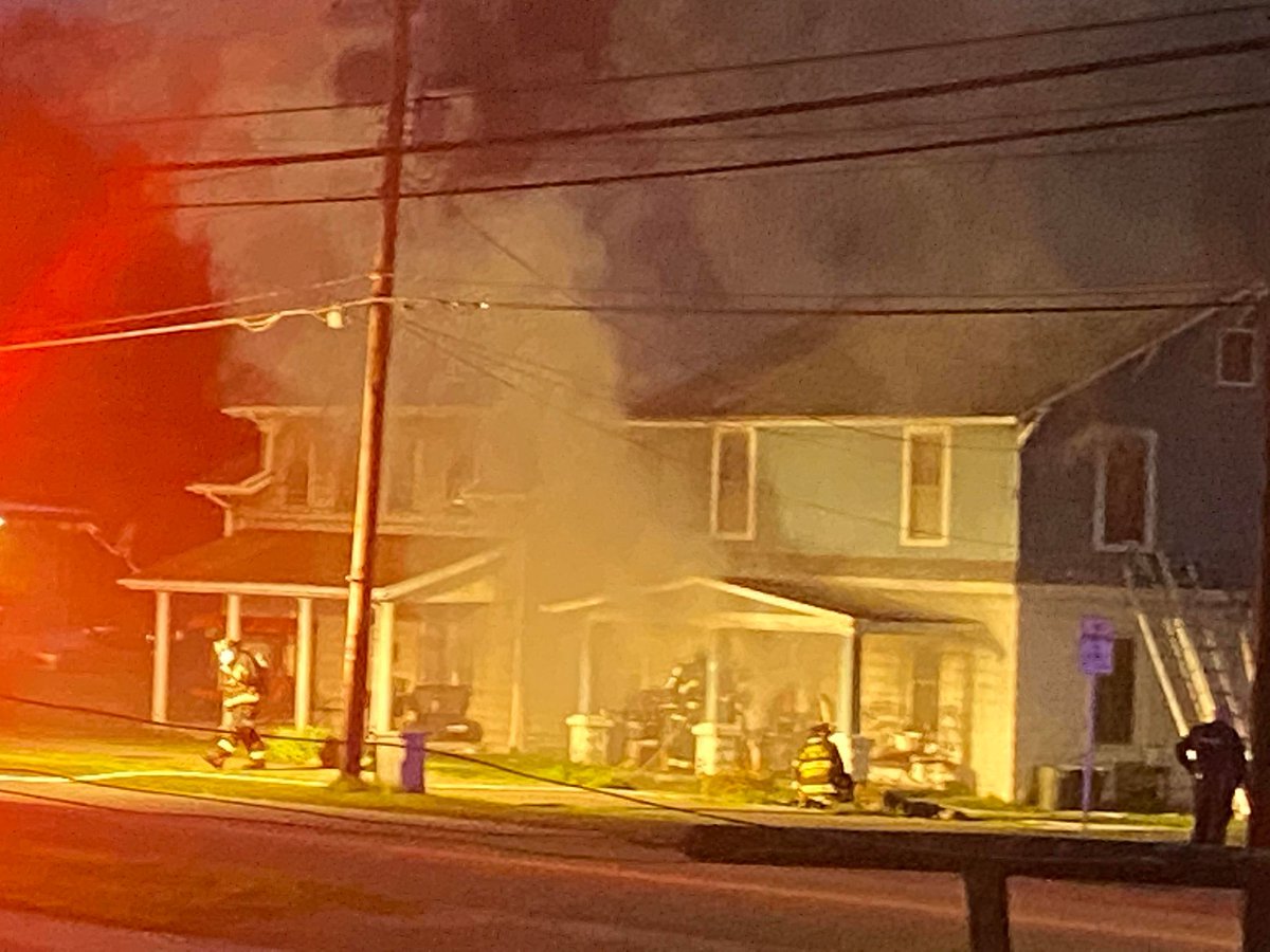 Crews are responding to a fire along Virginia Avenue in Bluefield, Virginia. WVVA's content manager & evening anchor Melinda Zosh confirms BVFD &amp; BVPD &amp; local ambulance services are on scene. 