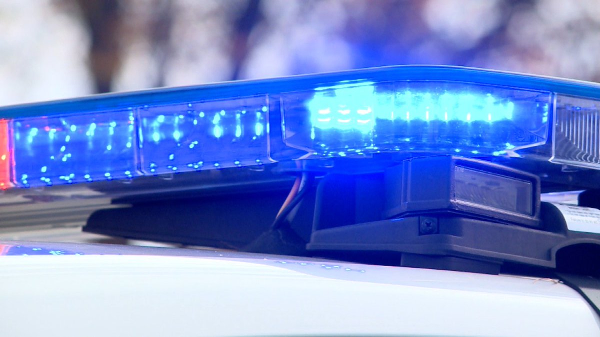 Newport News Police searching for suspects after 2 victims injured during home invasion