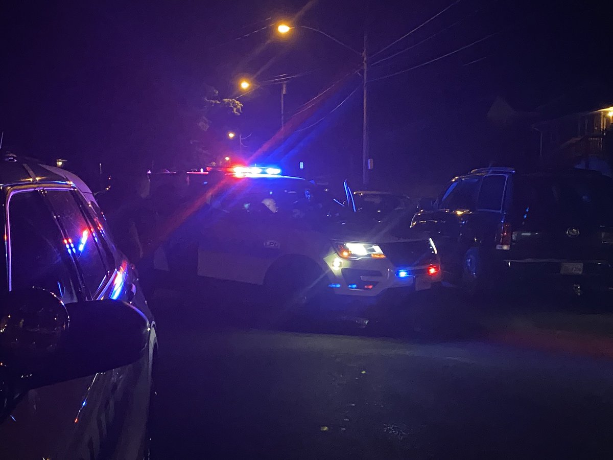 Heavy @LynchburgPolice presence and the 4500 Block of Golf Park Drive is blocked off.  Working to learn more.