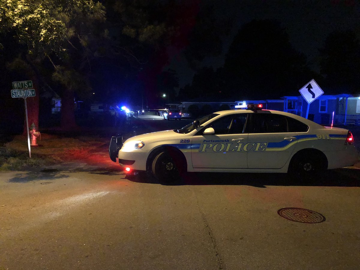 @PortsmouthPD are investigating four separate shootings.  5 people, including a boy, were shot.   Here are pics from two shooting scenes - Staunton Avenue and Alden Avenue.