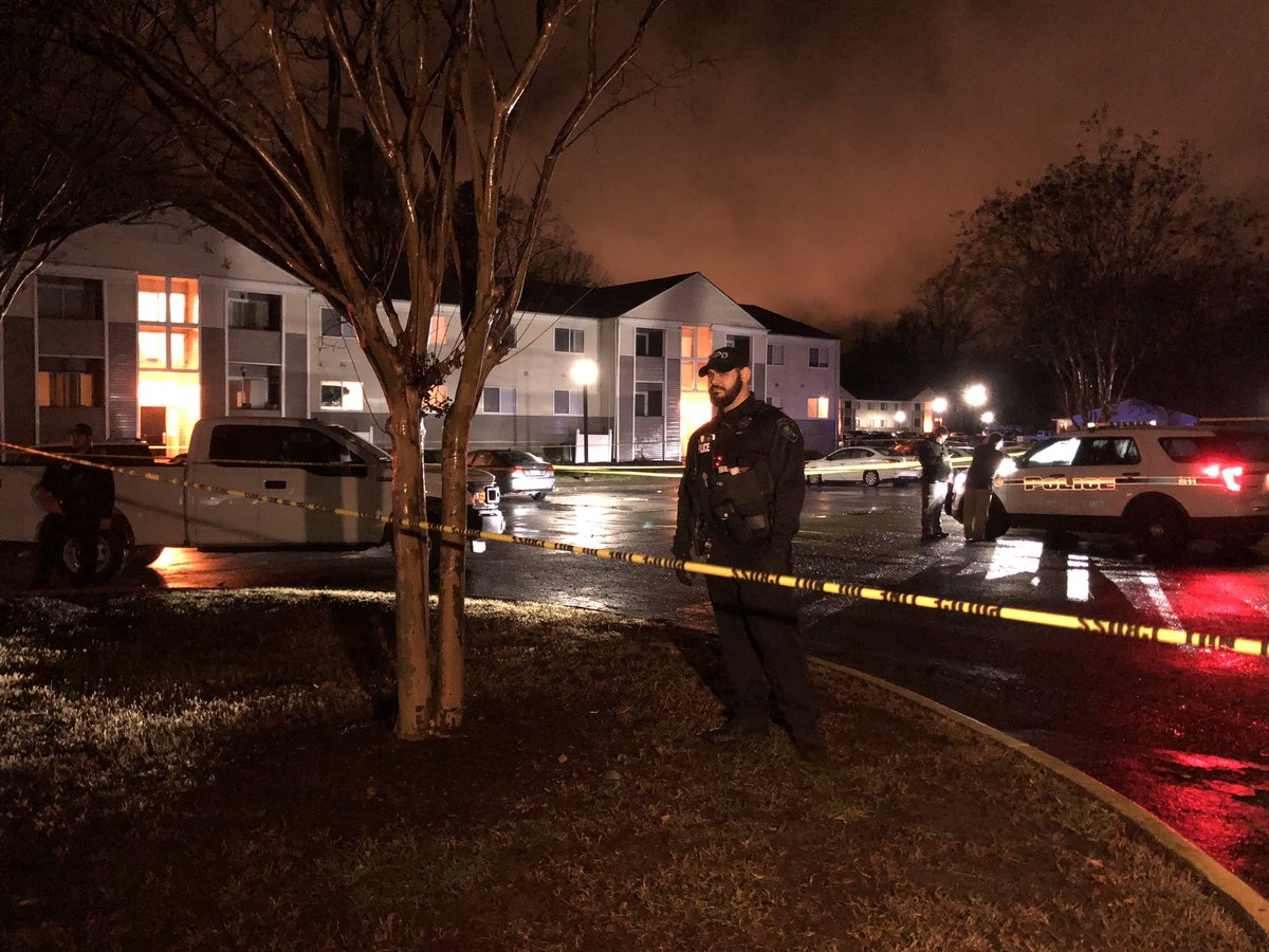 @NewportNewsPD are working a shooting at Boulder Drive, that left one man dead. There are no suspects, and officials are currently investigating.  