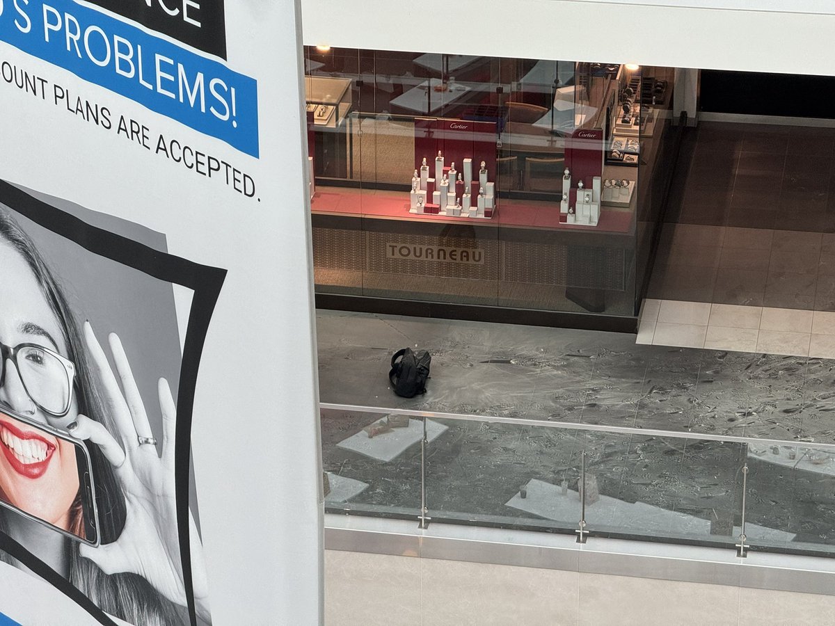 Incoming photos from inside Pentagon City Mall with an incident involving multiple individuals who smashed glass at a jewelry store and took property. Those individuals fled the Mall on foot.  