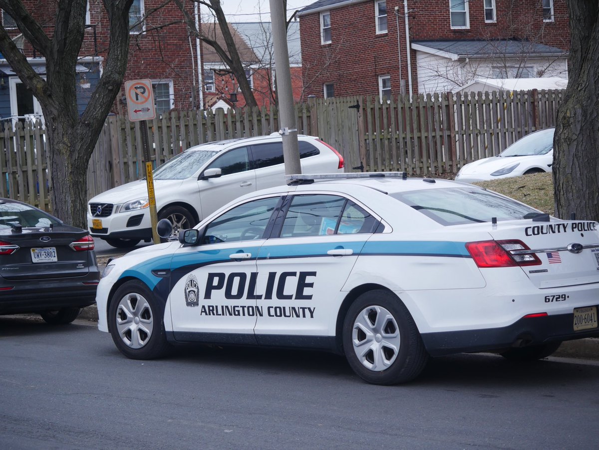 @ArlingtonVaPD on scene of a possible armed barricade inside of a home on the 2600 block of 27th Street S in Arlington. They were called out around 11:30am for a person with a gun inside of a residence. Info remains limited