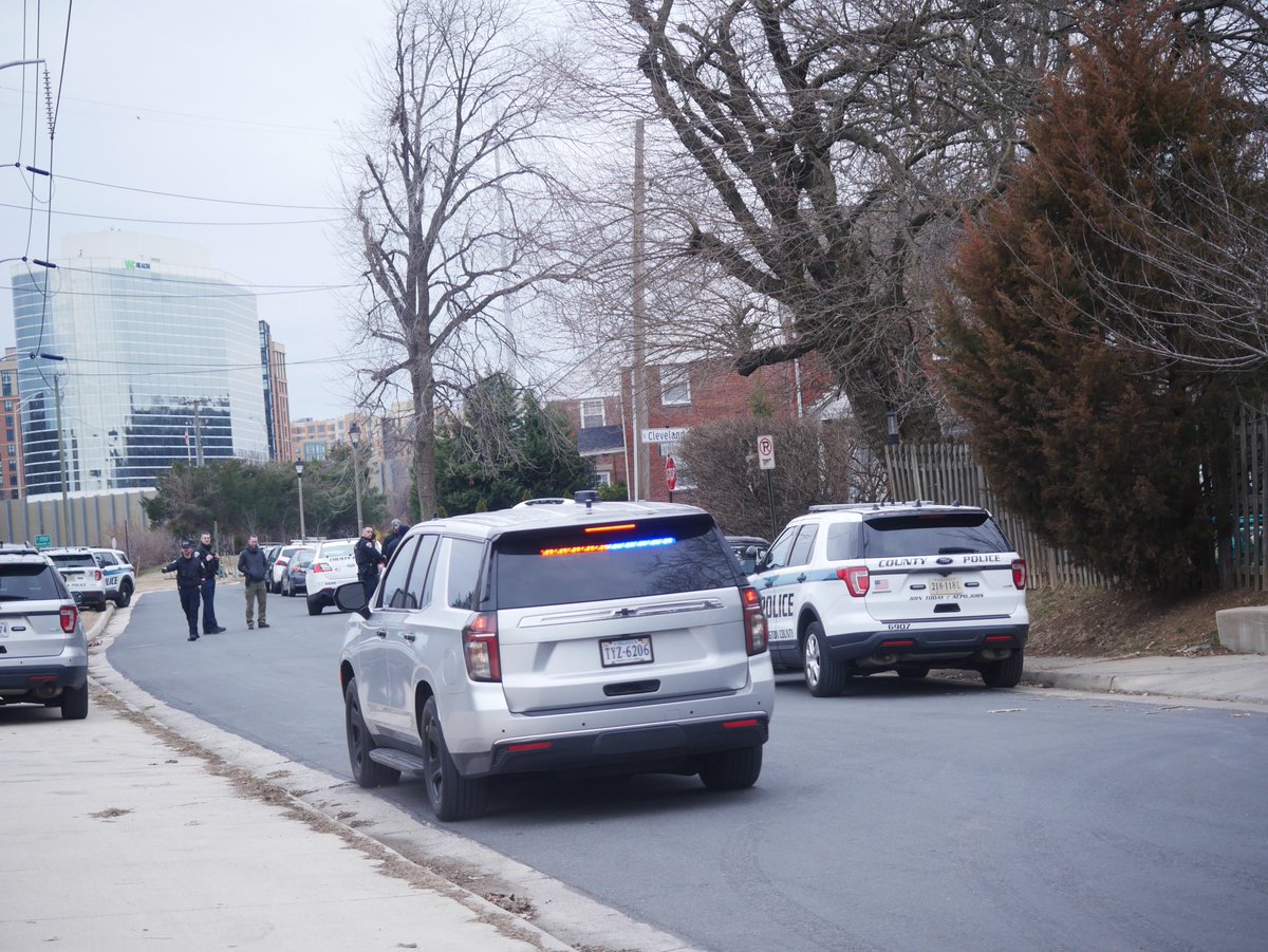 @ArlingtonVaPD on scene of a possible armed barricade inside of a home on the 2600 block of 27th Street S in Arlington. They were called out around 11:30am for a person with a gun inside of a residence. Info remains limited