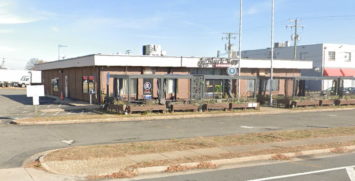 @FairfaxCountyPD with the help of @ArlingtonVaPD are handling a large crowd following a shooting in the area of the Black Rose Lounge in the 5800 block of Seminary Road in Bailey's Crossroads. Initial reports of one person wounded