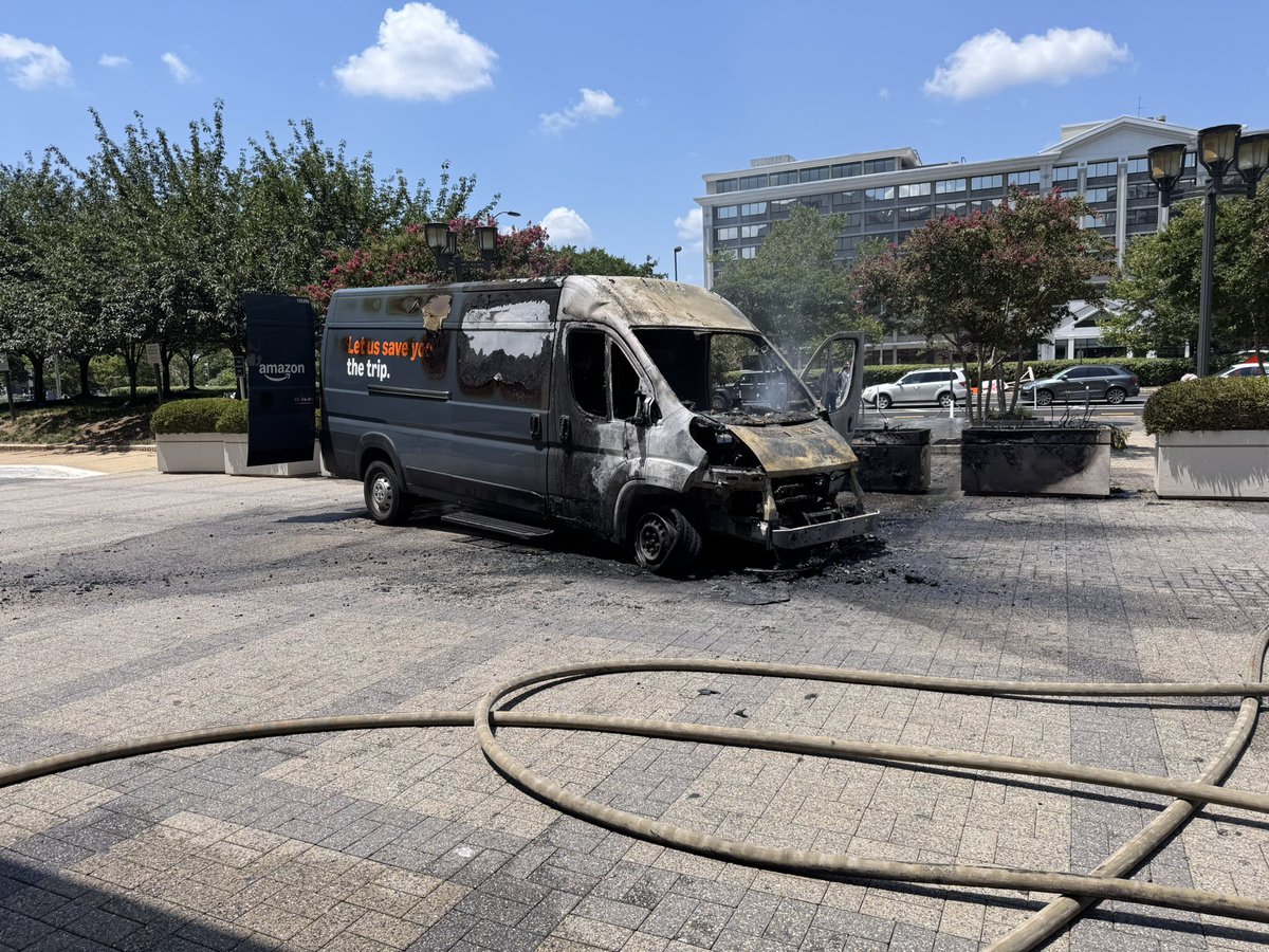 @ArlingtonVaFD was on scene for a fully engulfed Amazon Van. No injuries was reported. 2200 Bl. of S. Clark St.Units responded to a fully involved vehicle fire on the 2200 block of S Clark St that was extending into the bushes