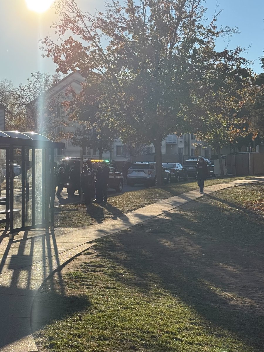 WOODBRIDGE BARRICADE: Call initiated at 9a, 1400 block of Ranger Lp, one party remains in the residence possibly armed with a knife. Incident is isolated to the apartment, no greater threat to surrounding community. Apartments in the building were evacuated as a precaution only