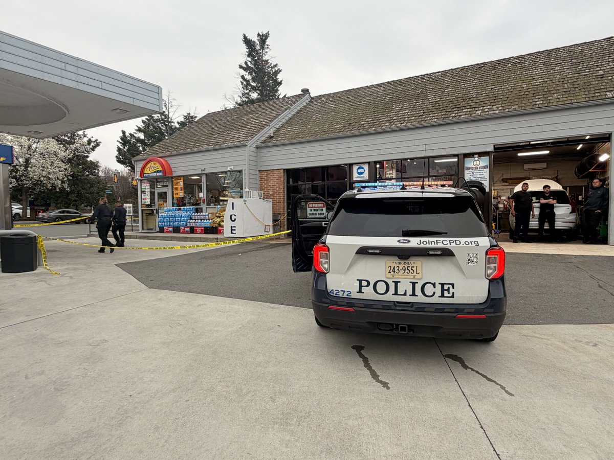Officers are in the 11000 block of South Lakes Dr in Reston for a fight involving a large group of teens that happened at 2:04pm. One juvenile male was stabbed and was transported to a local hospital with non-life-threatening injuries 